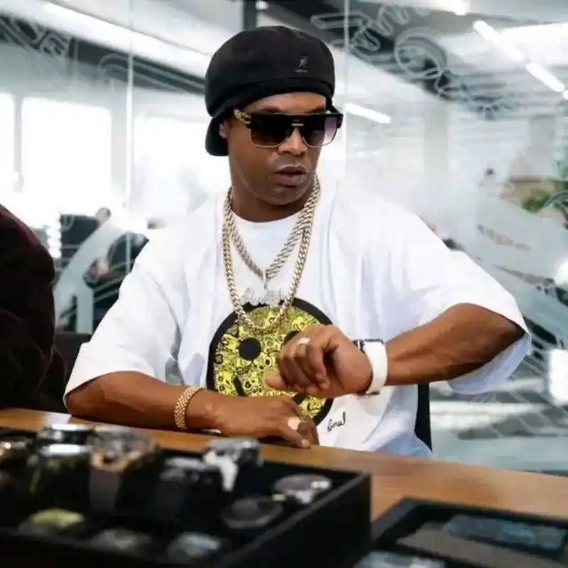 与中国的团 与中国的团