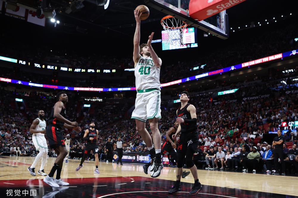 与现实赛场 与现实赛场